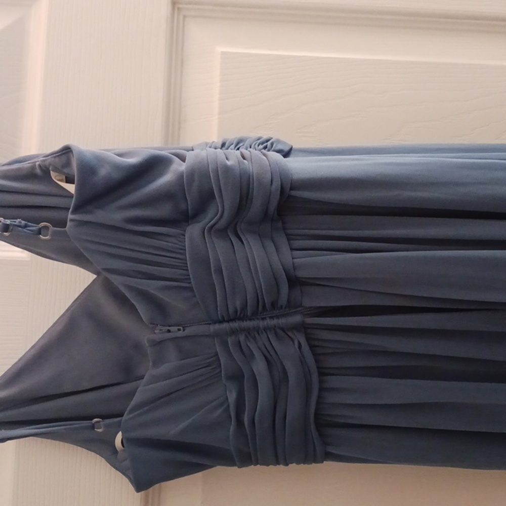 Gown - Picture 3 of 5